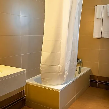 Hotel Santa Cecília 2*
